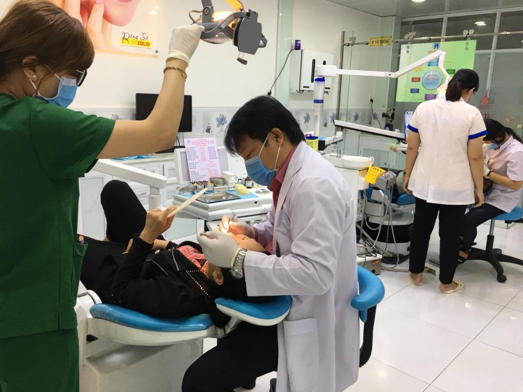 Khách hàng phòng khám nha khoa quốc tế Cà Ma